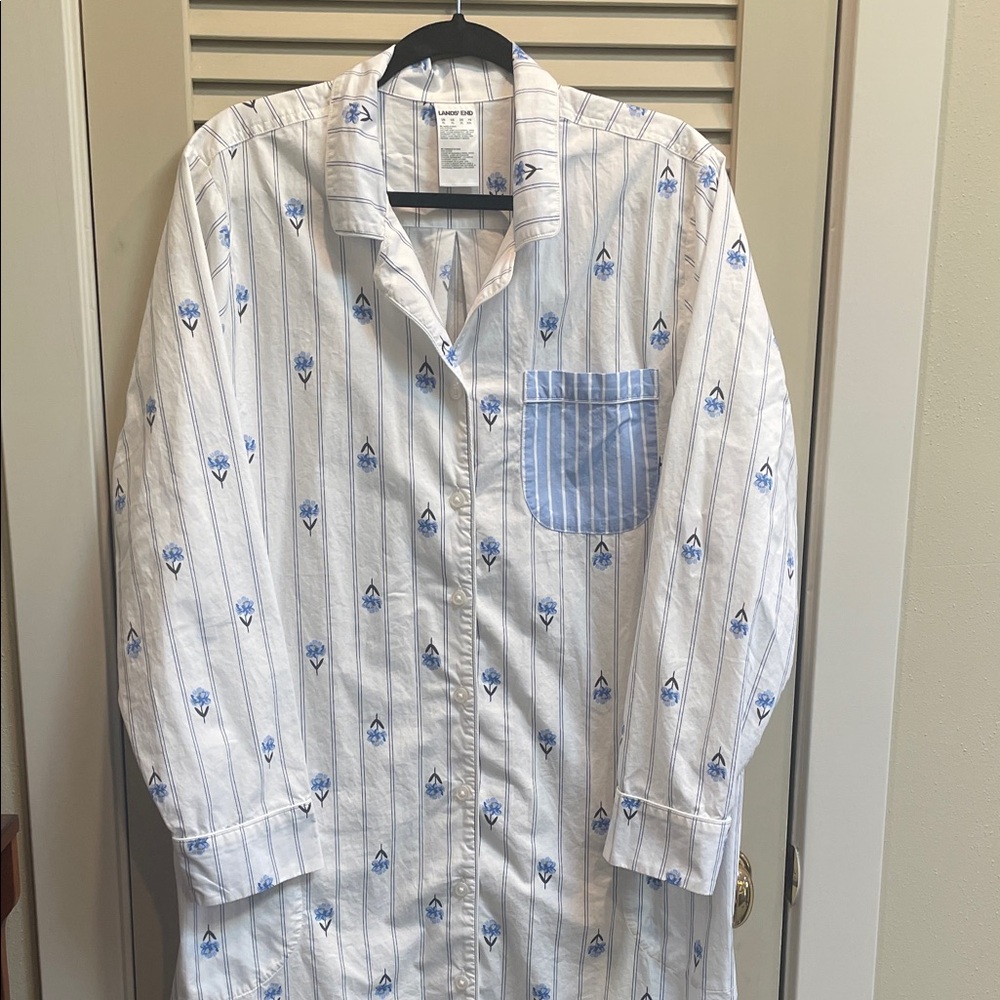 Lands End women’s White & Blue Button-Up Pajama Shirt Long Sleeve XL
